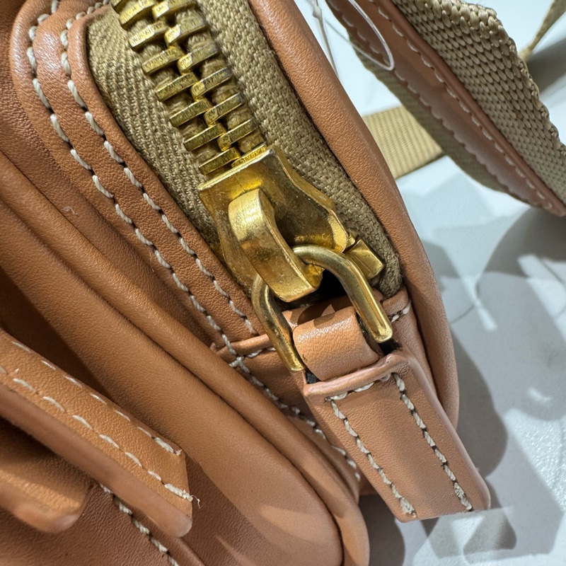 Prada 牛皮多口袋郵差單肩包,相機包-10