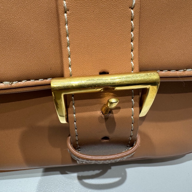 Prada 牛皮多口袋郵差單肩包,相機包-12