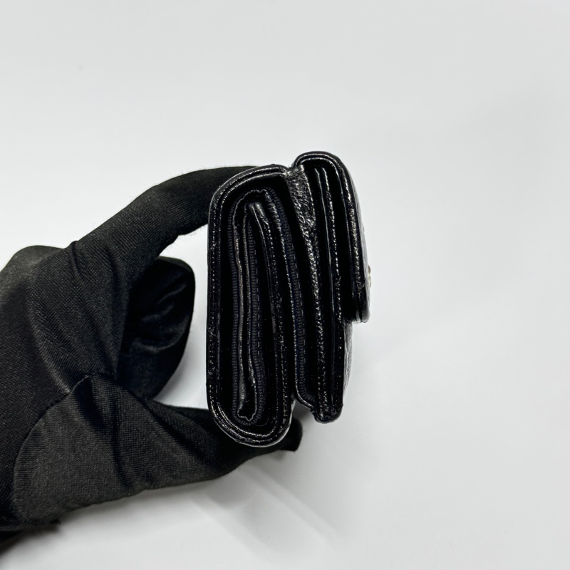 【超級新|最新晶片款🎁】 Chanel 荔枝牛皮 珍珠琺瑯釦 三折短夾-7