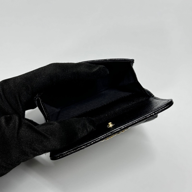 【超級新|最新晶片款🎁】 Chanel 荔枝牛皮 珍珠琺瑯釦 三折短夾-12