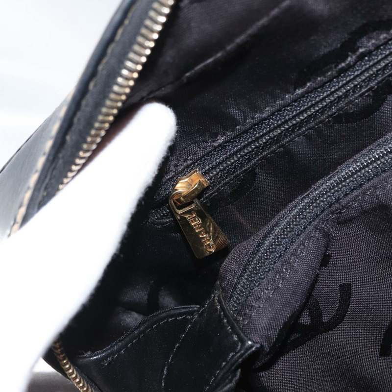 【日本直送】香奈兒 (CHANEL) 野性縫線手提包,黑色皮革,金色雙C標誌,正品 BA9589-24