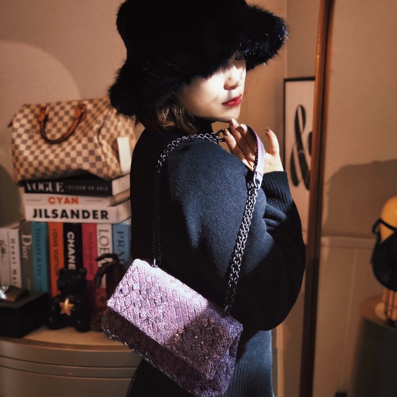 【獨特超美😍全網獨家】BV葡萄紫蛇皮鏈條晚宴腋下包 蛇皮款編織-0