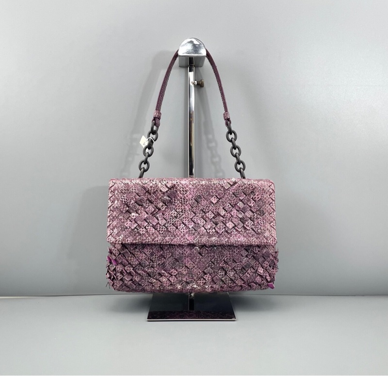 【獨特超美😍全網獨家】BV葡萄紫蛇皮鏈條晚宴腋下包 蛇皮款編織-2