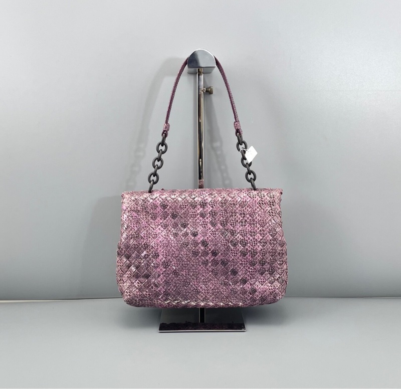 【獨特超美😍全網獨家】BV葡萄紫蛇皮鏈條晚宴腋下包 蛇皮款編織-3
