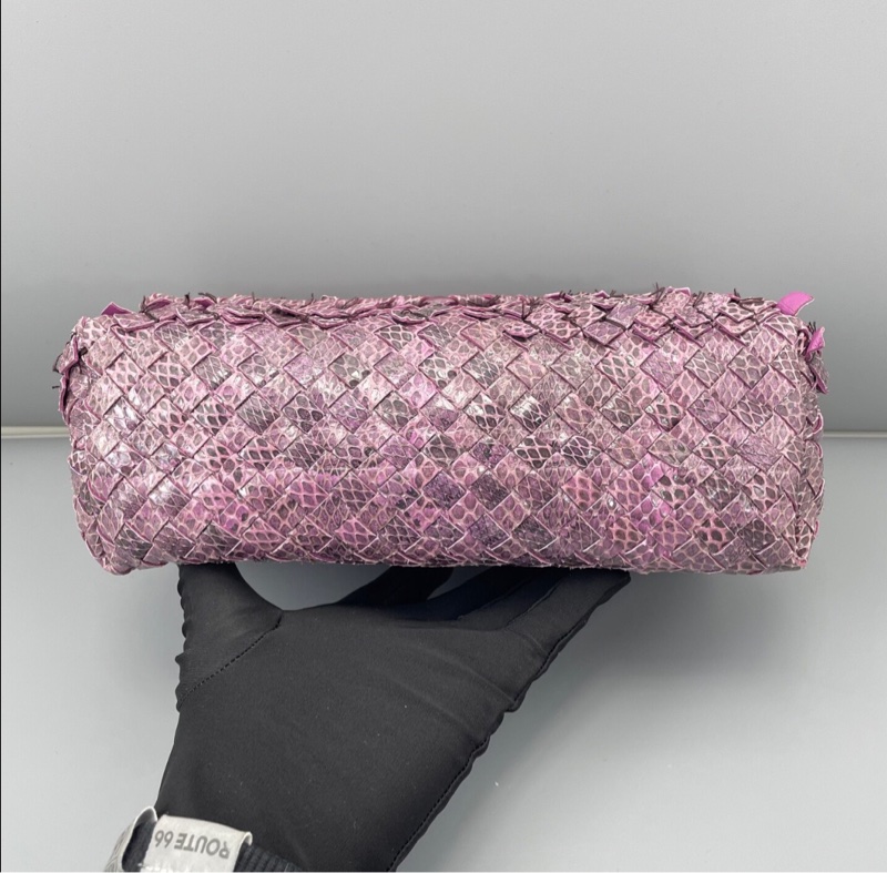 【獨特超美😍全網獨家】BV葡萄紫蛇皮鏈條晚宴腋下包 蛇皮款編織-6