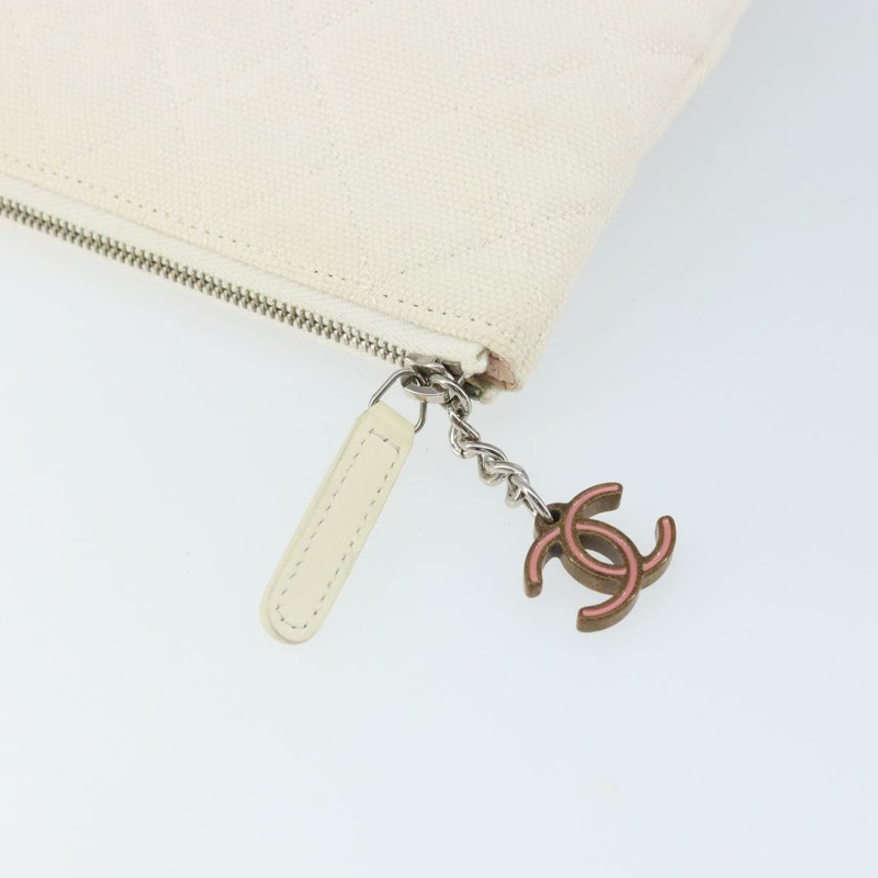 【日本直送】香奈兒 Matelasse 帆布手拿包 白色 銀色 CC 標誌 Auth 163779-7