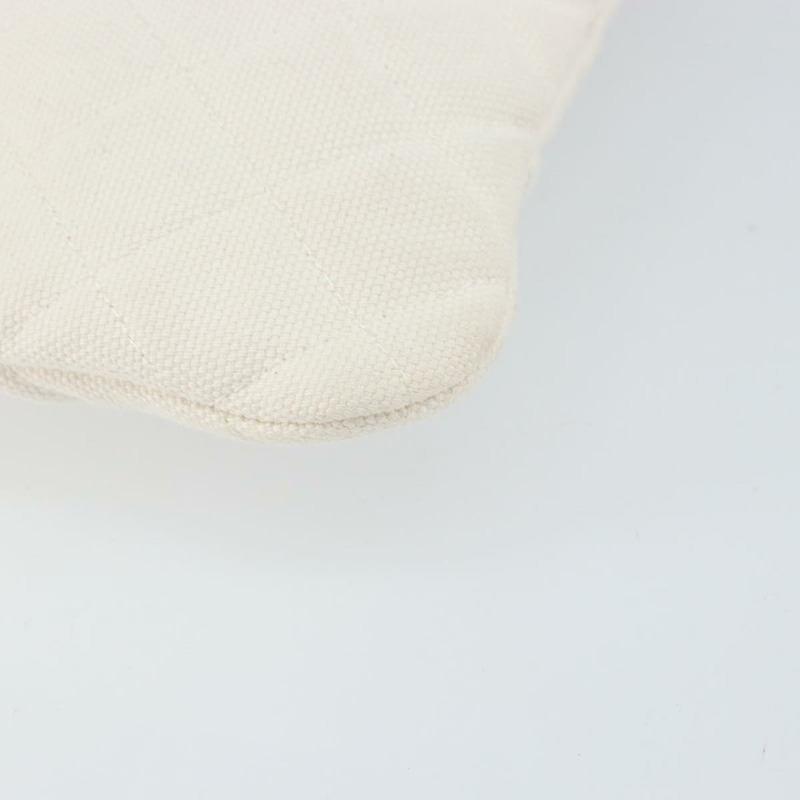 【日本直送】香奈兒 Matelasse 帆布手拿包 白色 銀色 CC 標誌 Auth 163779-13