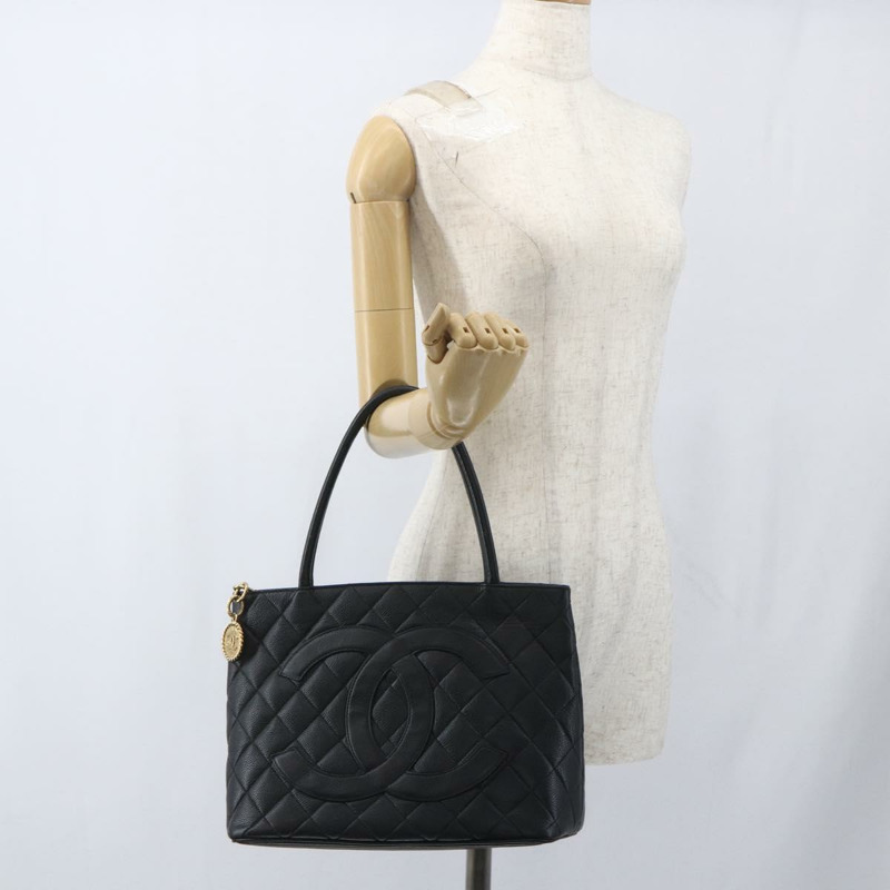 【日本直送】香奈兒魚子醬皮黑手提包 CC 正品 157569SAV-24