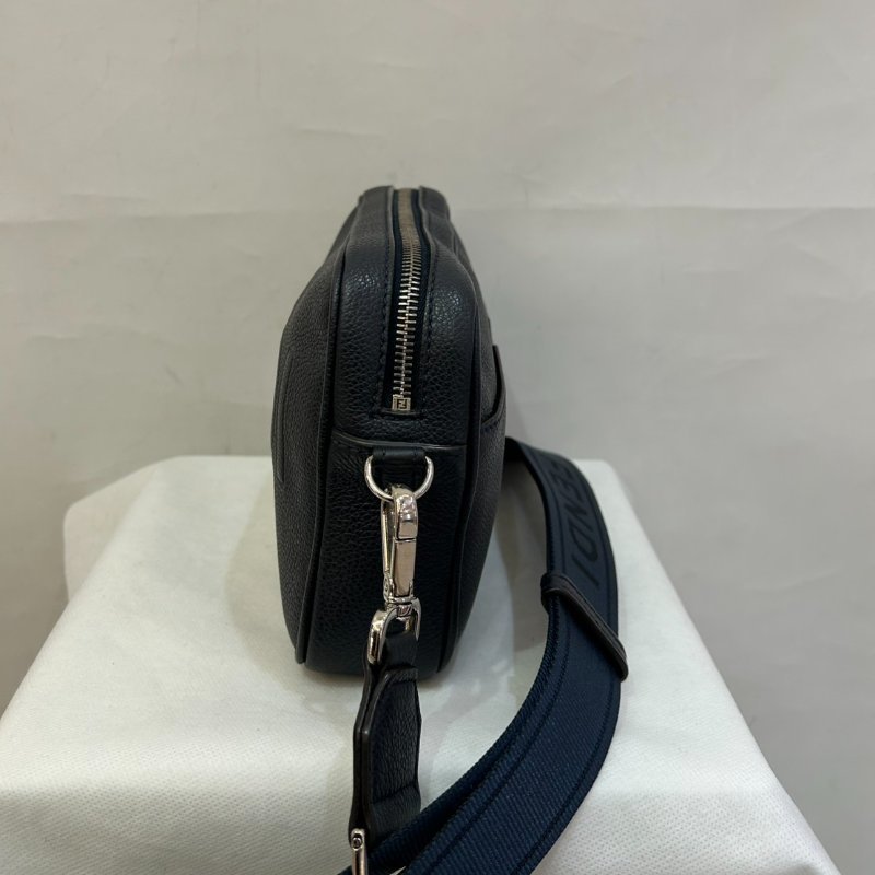 FENDI深藍色FF LOGO相機包-1