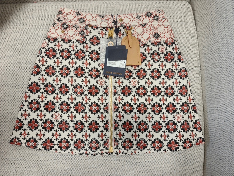 全新路易威登 Louis Vuitton 女款短裙 36码(155/68A),内购涂标-0
