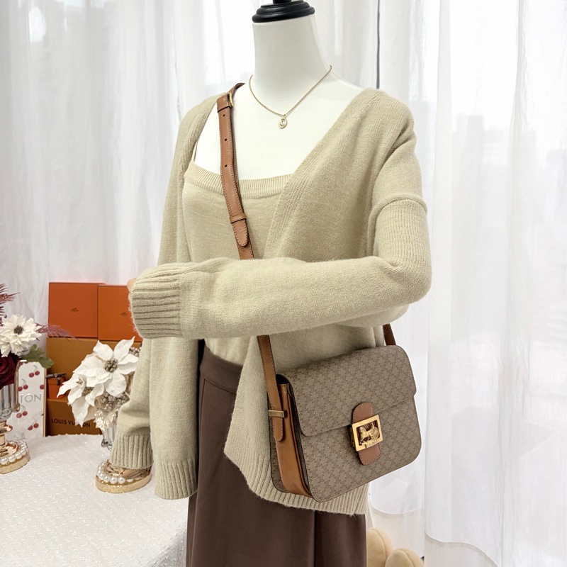 Celine 米色中古馬車扣肩背包 米花 稀有-4