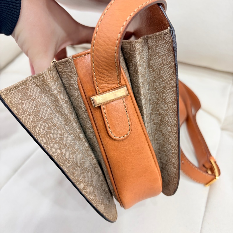Celine 米色中古馬車扣肩背包 米花 稀有-19