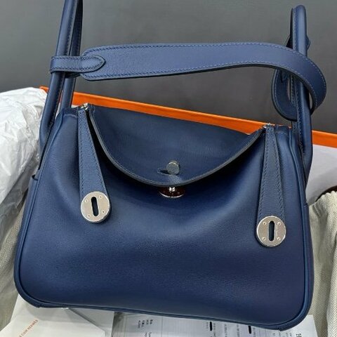 近新品 愛馬仕Hermes 海軍藍銀扣lindy26 swift皮