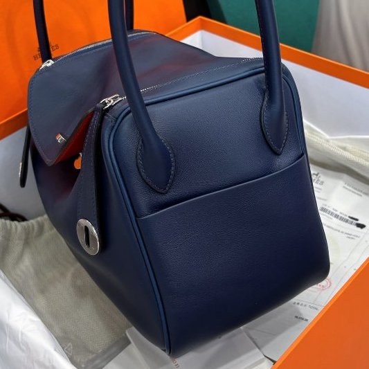 近新品 愛馬仕Hermes 海軍藍銀扣lindy26 swift皮-3