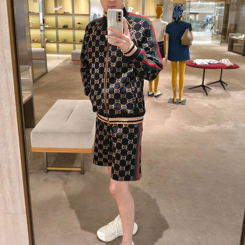 💎Han's house精品服飾💎GUCCI 古馳 GG 滿版 短褲原價38000-2