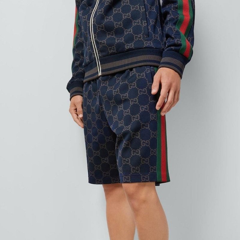 💎Han's house精品服飾💎GUCCI 古馳 GG 滿版 短褲原價38000-6