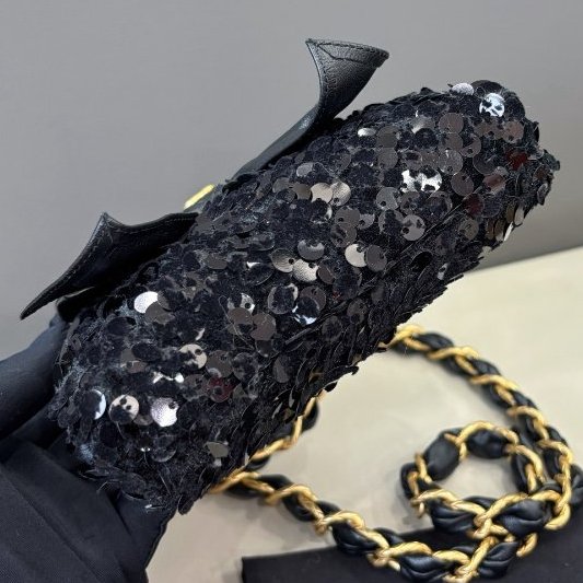 芯片款 Chanel黑金蝴蝶結亮片蛙口包-4