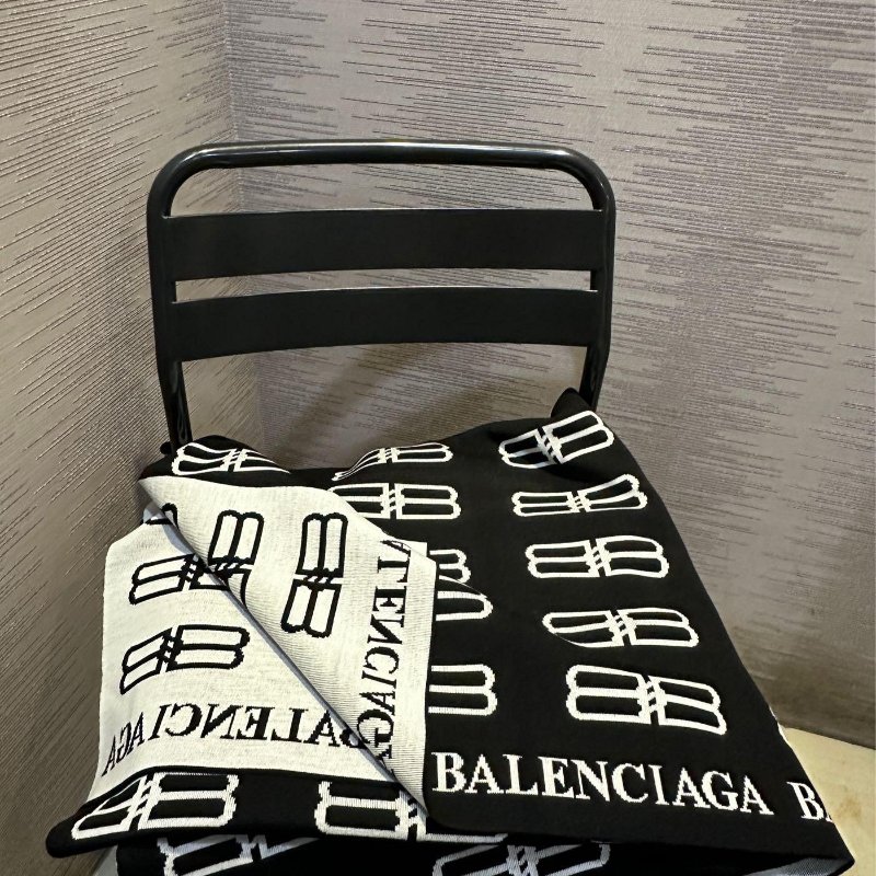 💎Han's house精品服飾💎Balenciaga 巴黎世家 羊毛 圍巾雙面用 原價25000-0