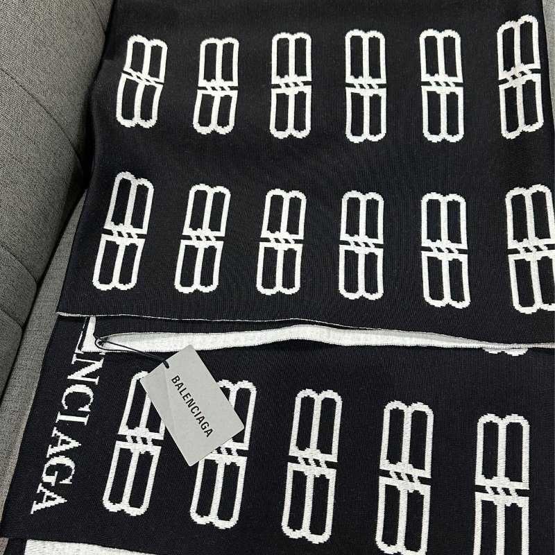 💎Han's house精品服飾💎Balenciaga 巴黎世家 羊毛 圍巾雙面用 原價25000-1