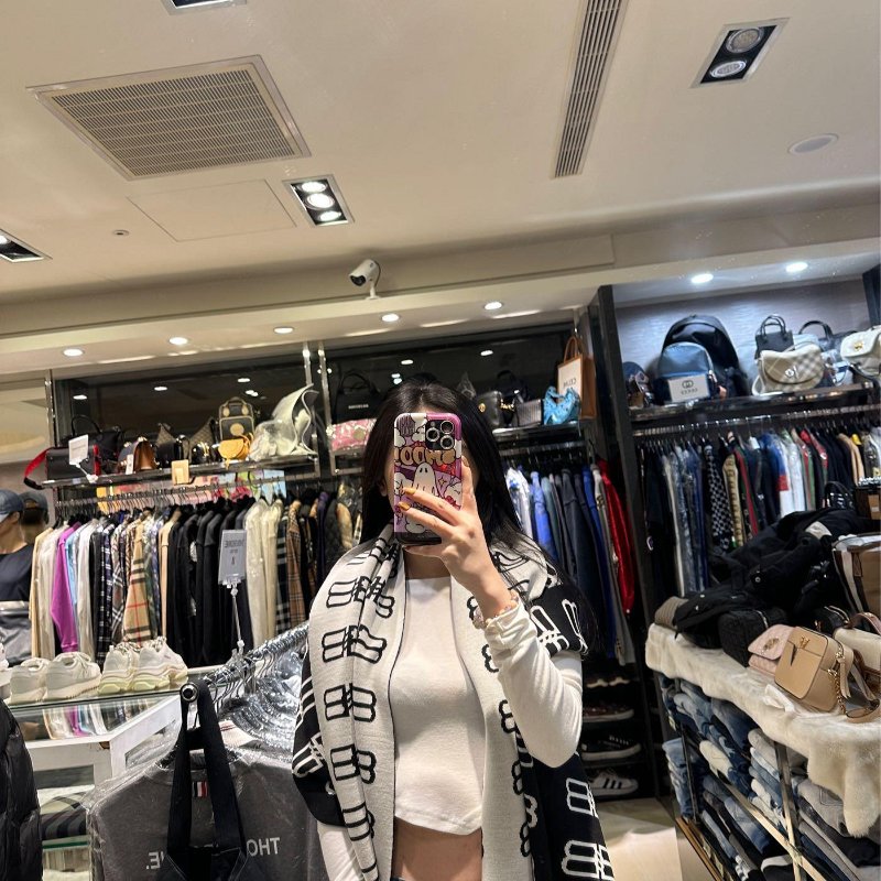 💎Han's house精品服飾💎Balenciaga 巴黎世家 羊毛 圍巾雙面用 原價25000-5