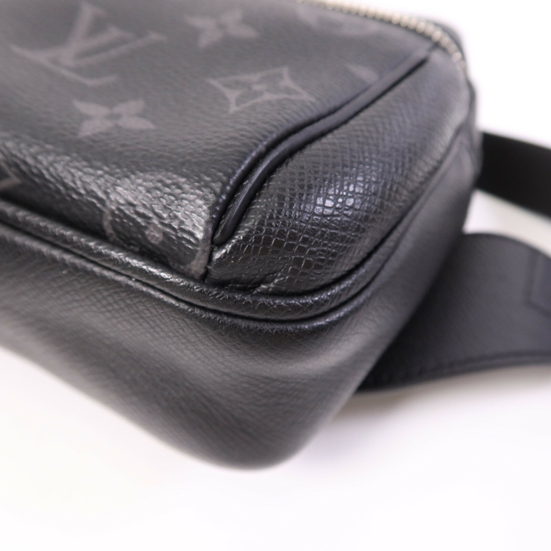 LOUIS VUITTON Monogram Eclipse Outdoor PM銀扣肩背袋-11