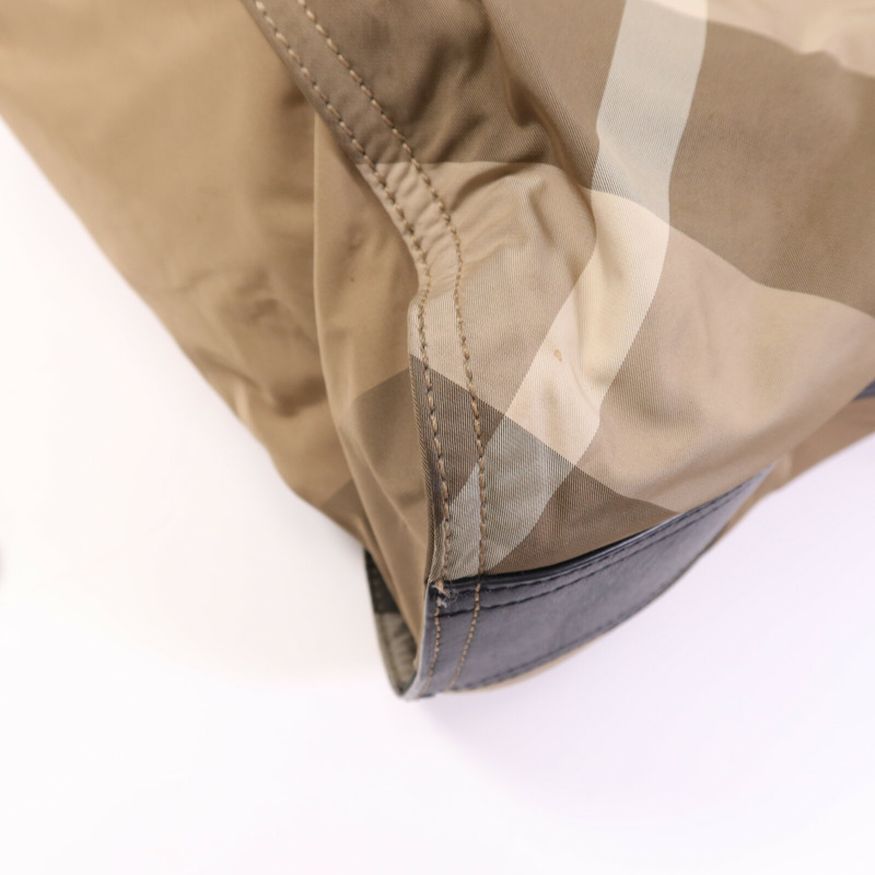 BURBERRY 尼龍Buckleigh Tote肩背袋-11