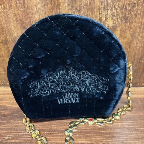 Gianni Versace 黑色天鵝絨鏈條包