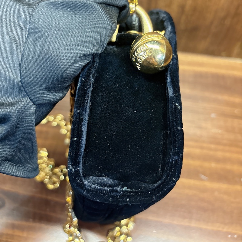 Gianni Versace 黑色天鵝絨鏈條包-5