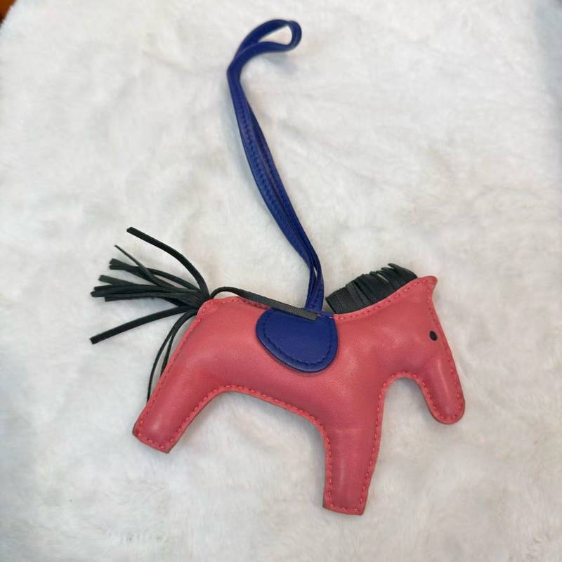 Hermes 罕有粉色中號馬吊飾-0