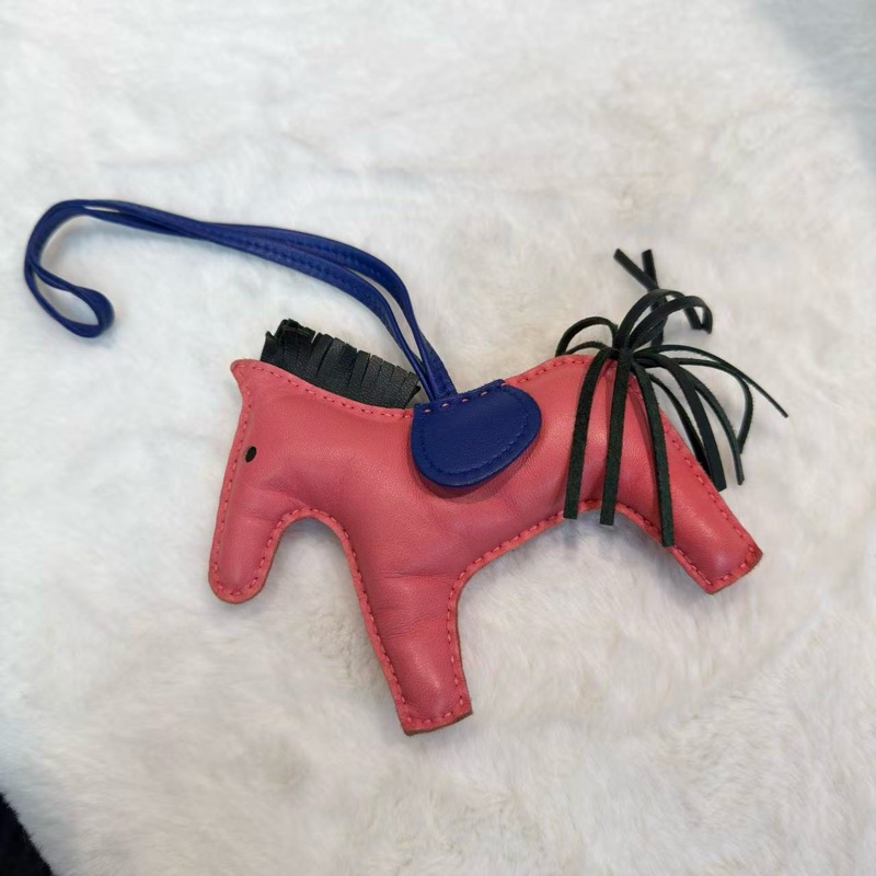 Hermes 罕有粉色中號馬吊飾-2