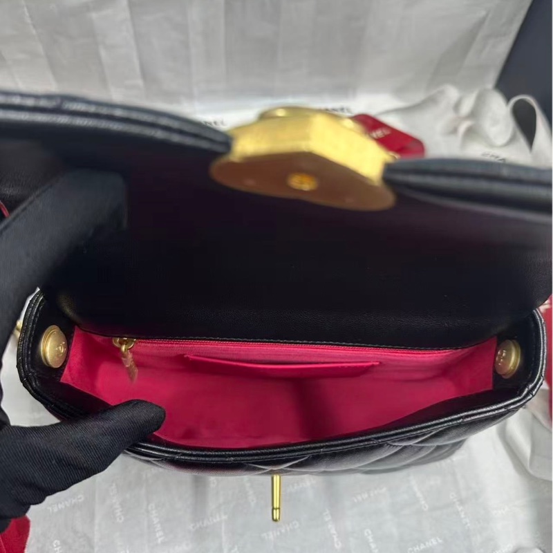 Chanel 香奈兒 23s黑色愛心琺瑯扣CF mini/ 口蓋包/芯片款/全新閒置美品-3