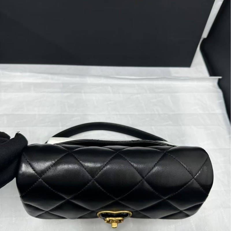 （已預留）Chanel 香奈兒 23s黑色愛心琺瑯扣CF mini/ 口蓋包/芯片款/全新閒置美品-2