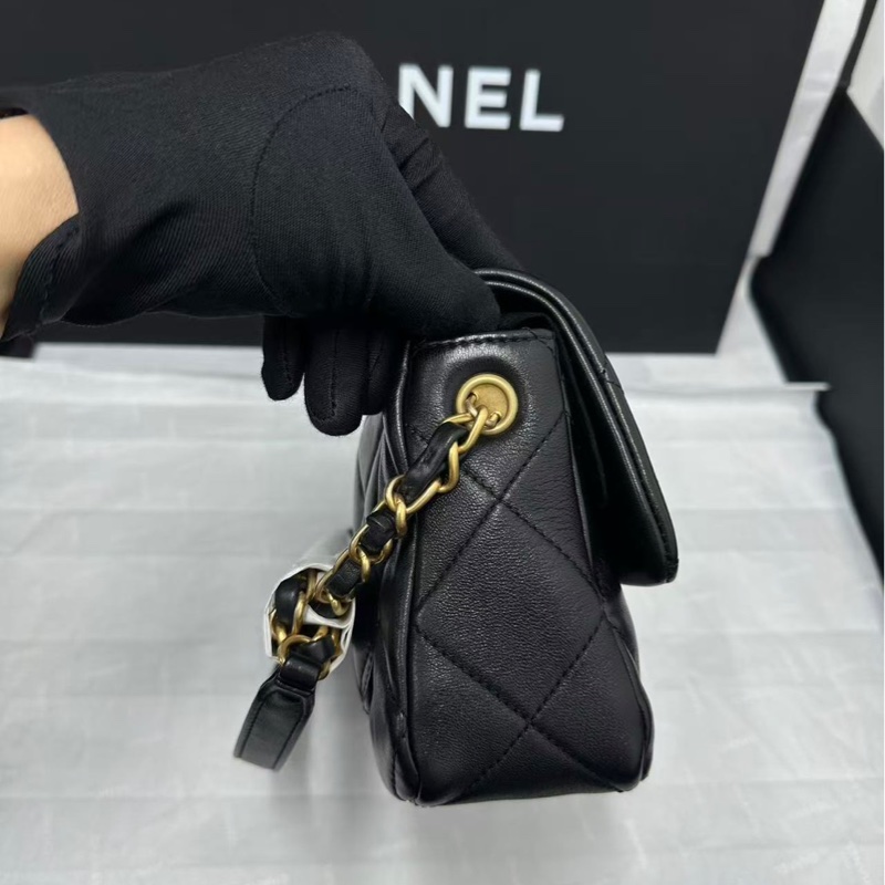 （已預留）Chanel 香奈兒 23s黑色愛心琺瑯扣CF mini/ 口蓋包/芯片款/全新閒置美品-3