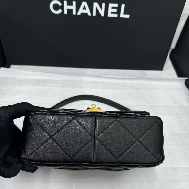 （已預留）Chanel 香奈兒 23s黑色愛心琺瑯扣CF mini/ 口蓋包/芯片款/全新閒置美品-4