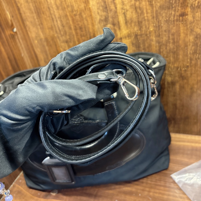 Prada 黑色尼龍手提包-5