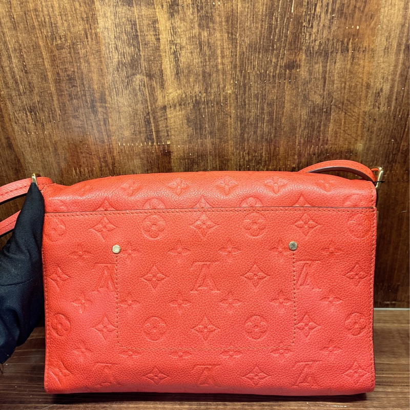 Louis Vuitton 紅色壓紋斜背包-3