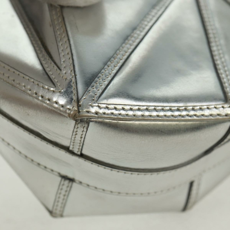 【日本直送】香奈兒銀色皮革手拿包,附雙C標誌,貨號162899V-7