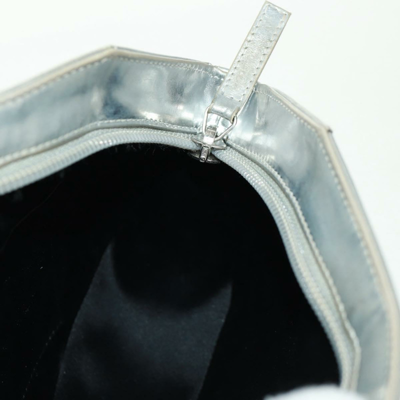 【日本直送】香奈兒銀色皮革手拿包,附雙C標誌,貨號162899V-17