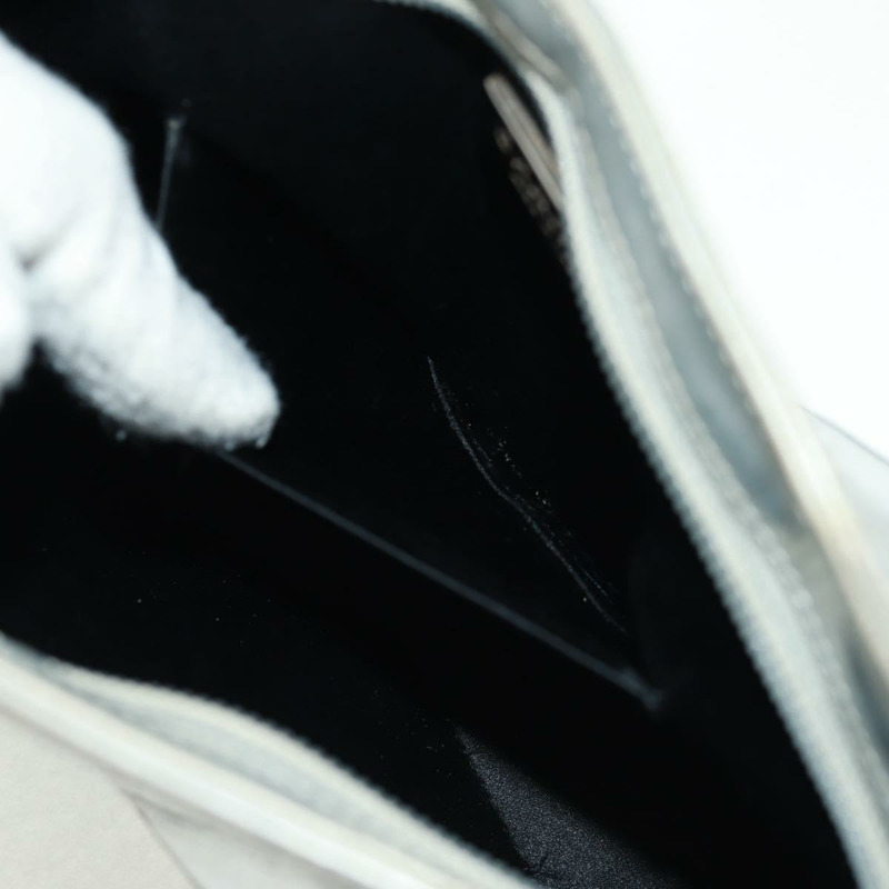 【日本直送】香奈兒銀色皮革手拿包,附雙C標誌,貨號162899V-19