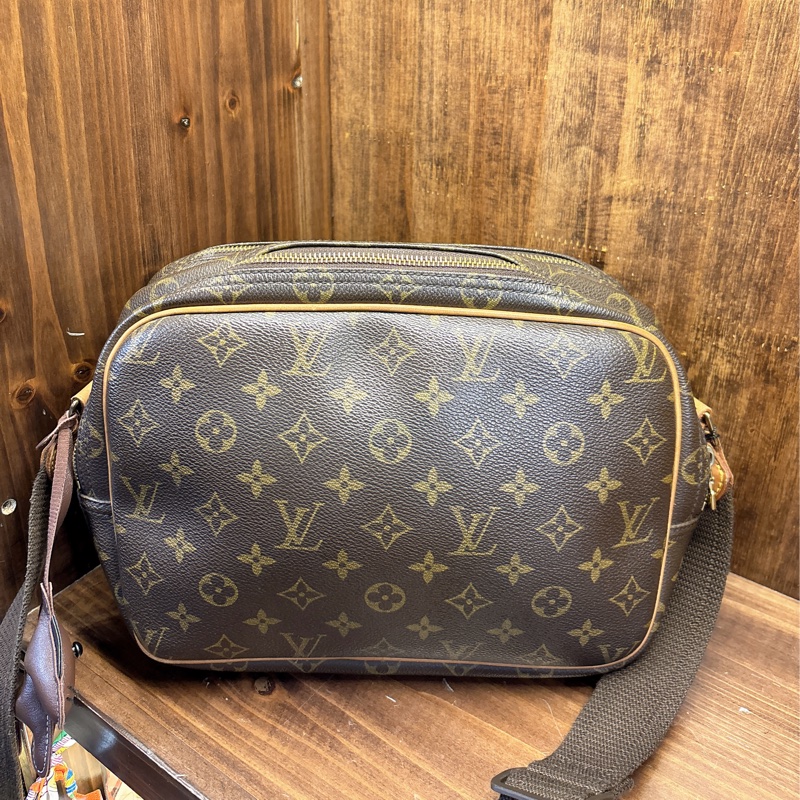 Louis Vuitton-0