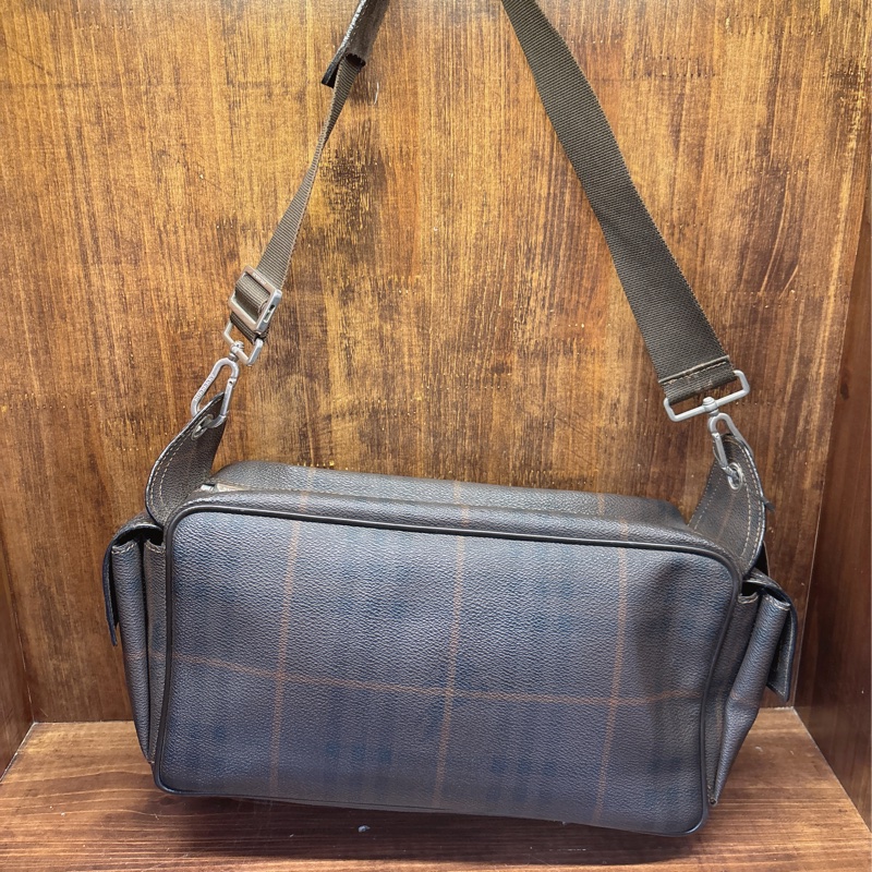 Burberry 格紋斜背包-1