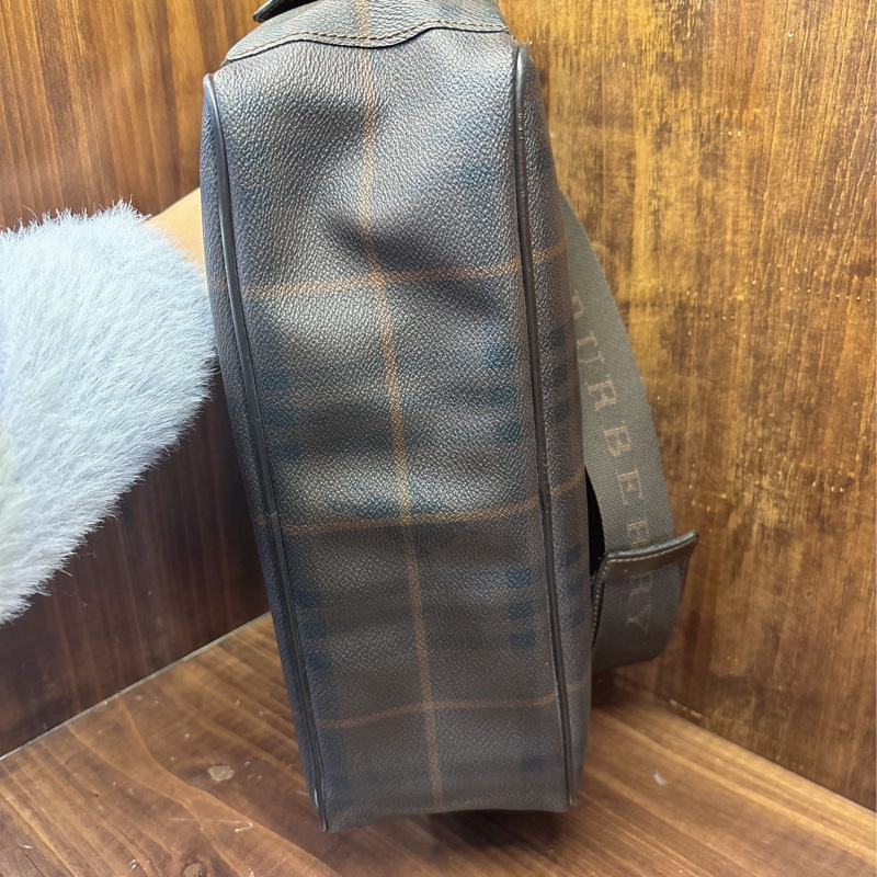 Burberry 格紋斜背包-5