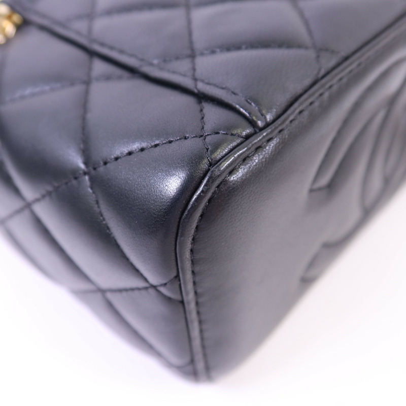 CHANEL 羊皮皮革Vanity Case金扣鏈帶肩背袋-14