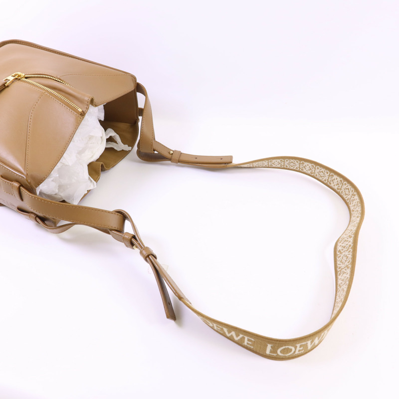 LOEWE 牛皮皮革Hammock Small金扣手挽肩背兩用袋-7