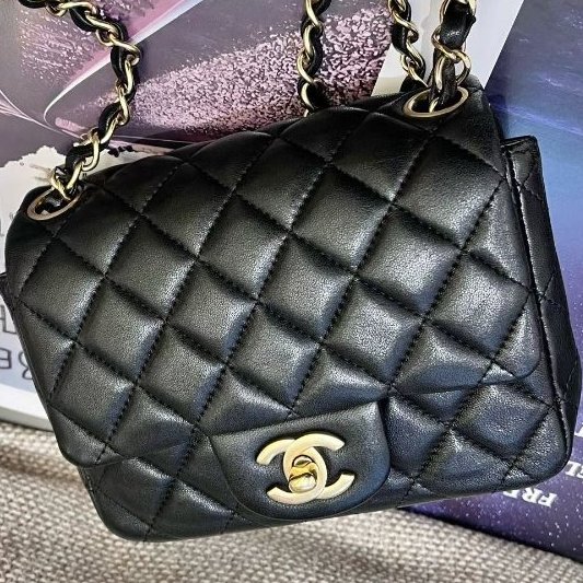 香奈兒CHANEL 黑金羊皮方胖子鏈條包-0