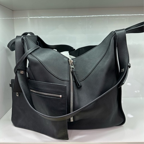 LOEWE 羅意威黑色全皮吊床斜背包