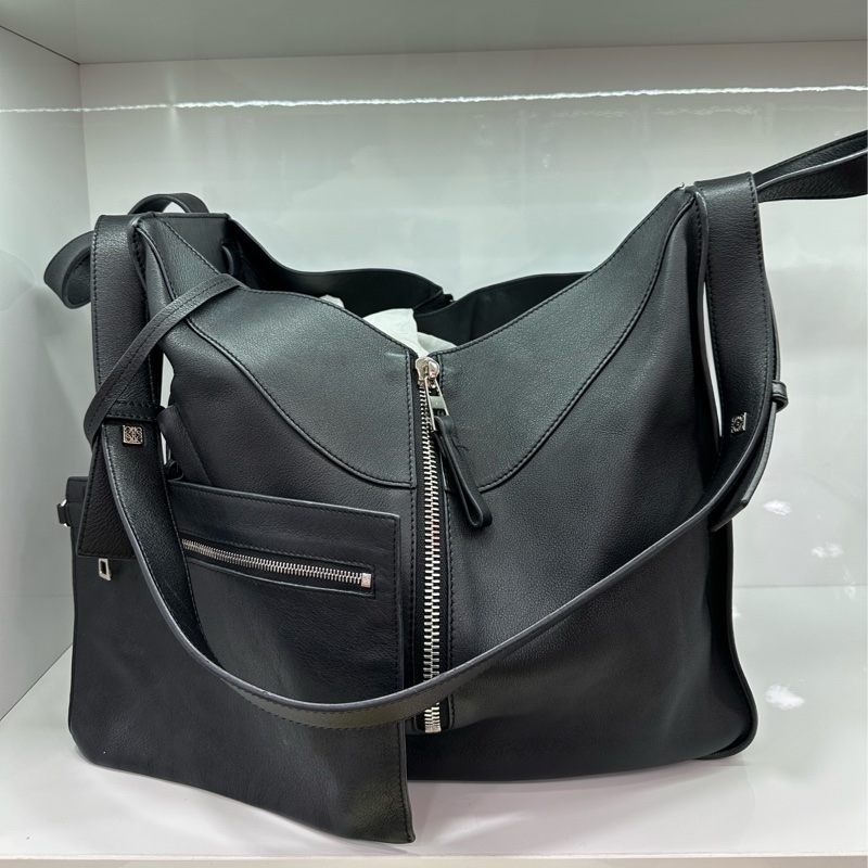 LOEWE 羅意威黑色全皮吊床斜背包-0