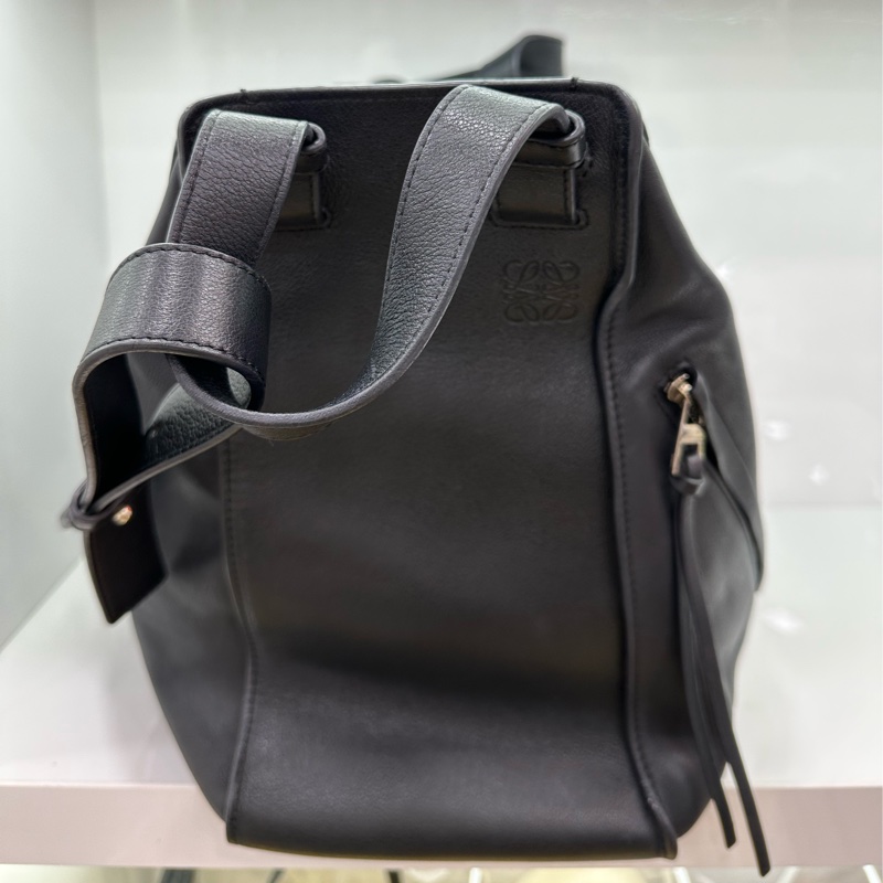 LOEWE 羅意威黑色全皮吊床斜背包-3