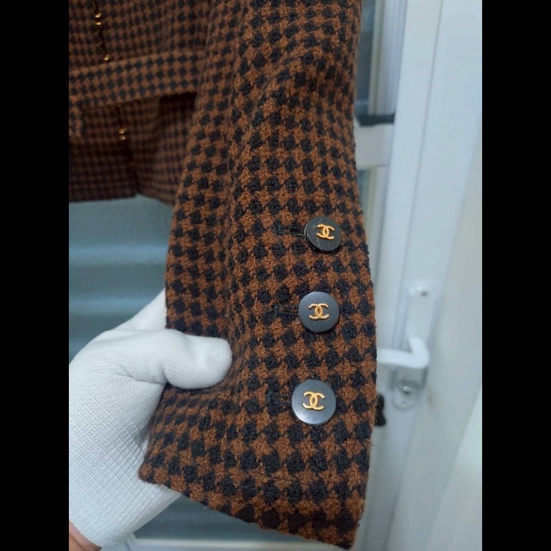 Chanel 咖黑小千鳥格外套-24