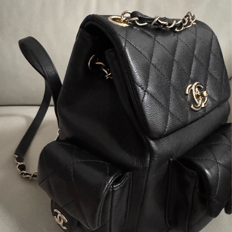 Chanel Duma 小號 黑色牛皮雙肩包淡金扣晶片款-2